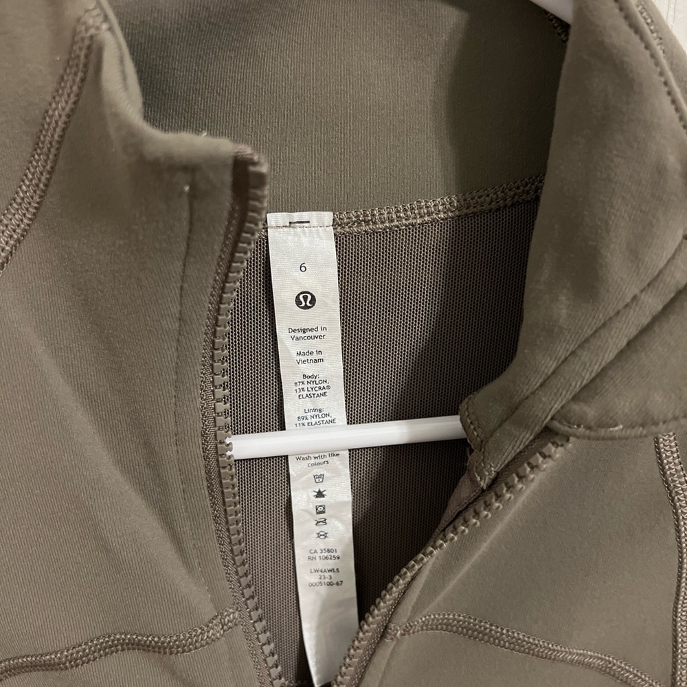 Lululemon Athletica Define Jacket - Picture 3 of 4